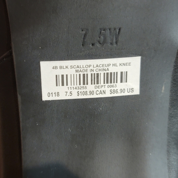 TORRID NWOT Black Scalloped Lace Knee High Boots Size 7.5W - Picture 7 of 10